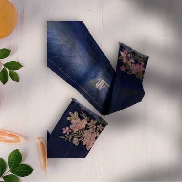 True Craft Dark Denim Distressed Jean Embroidered Ankle Jeans - Size 12 Girls - Picture 5 of 5